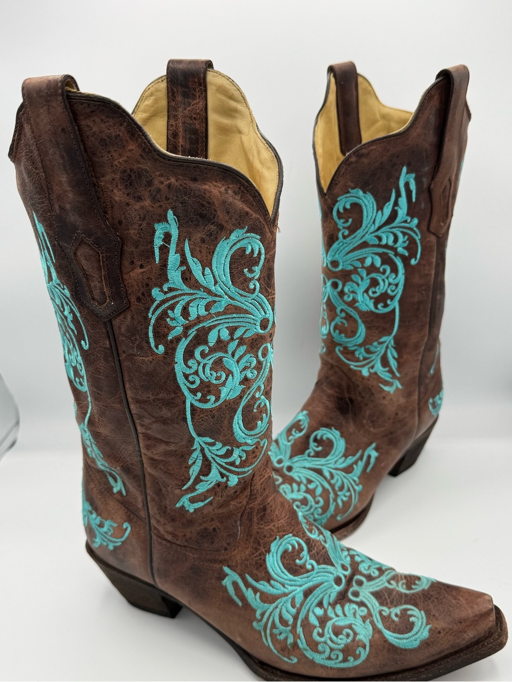 Corral Dahlia Turquoise Embroidery Brown Distressed Leather Western Boots